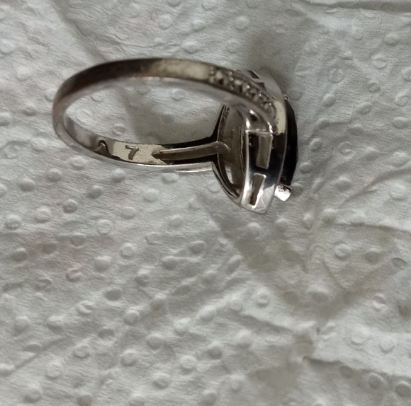 Nevada Sliver Vintage Burmese Marquise Garnet & Diamond Ring - Size: 7 - 7.5 - Picture 9 of 16